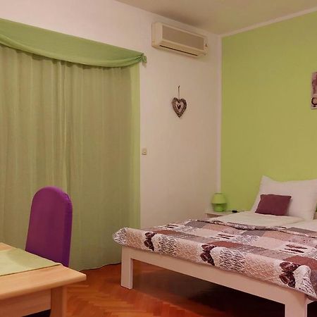Istranova Apartments 로비니 외부 사진