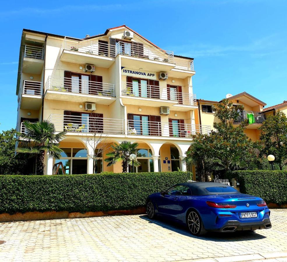 Istranova Apartments 로비니 외부 사진