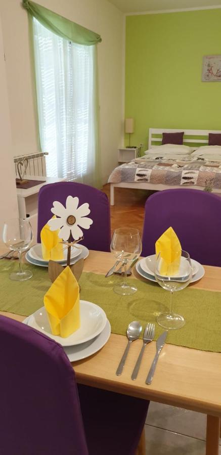 Istranova Apartments 로비니 외부 사진