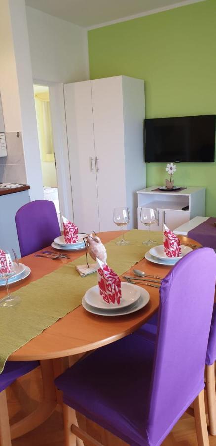 Istranova Apartments 로비니 외부 사진