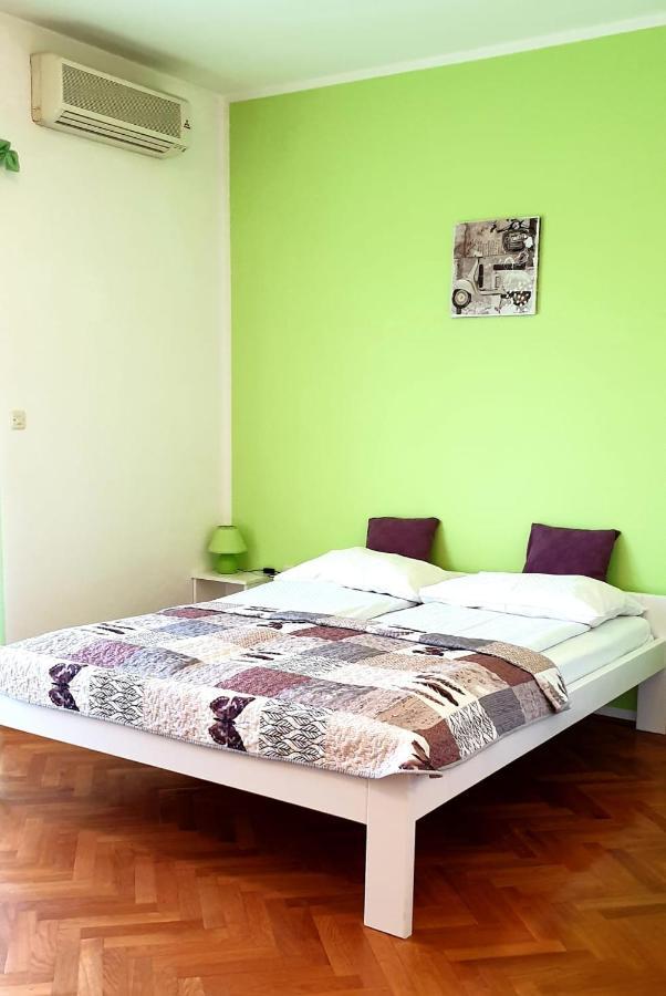 Istranova Apartments 로비니 외부 사진