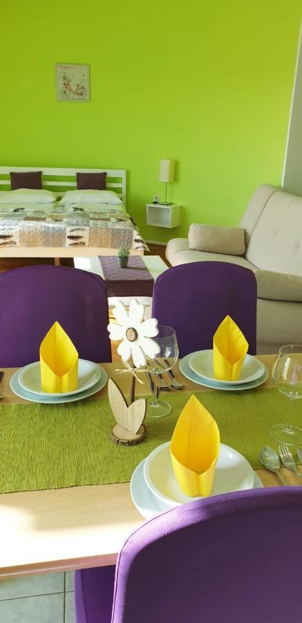 Istranova Apartments 로비니 외부 사진