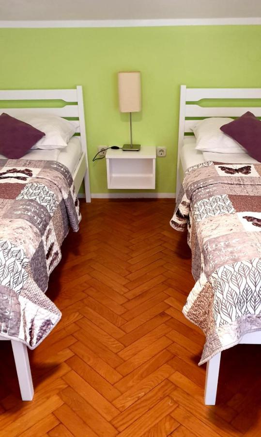 Istranova Apartments 로비니 외부 사진