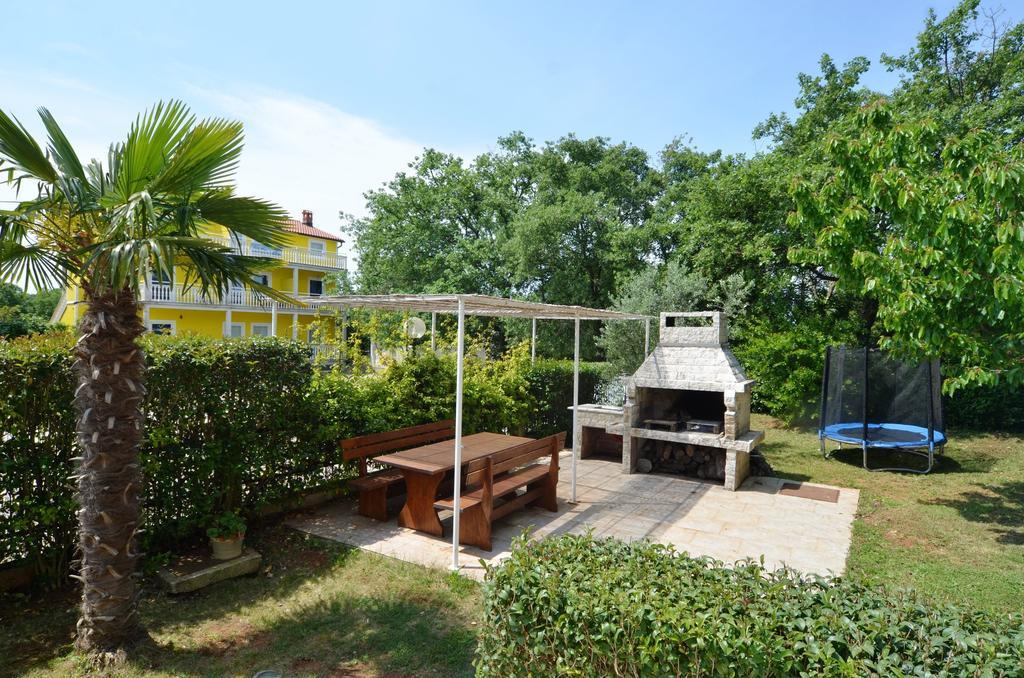 Istranova Apartments 로비니 외부 사진