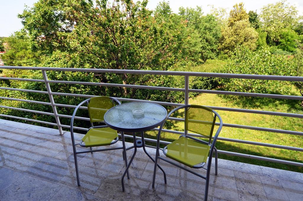 Istranova Apartments 로비니 외부 사진