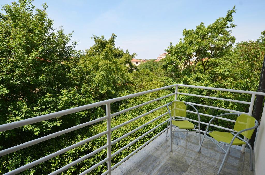 Istranova Apartments 로비니 외부 사진