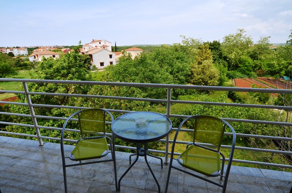 Istranova Apartments 로비니 외부 사진